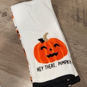 Halloween Pumpkin Kitchen Towels Set of 2 New